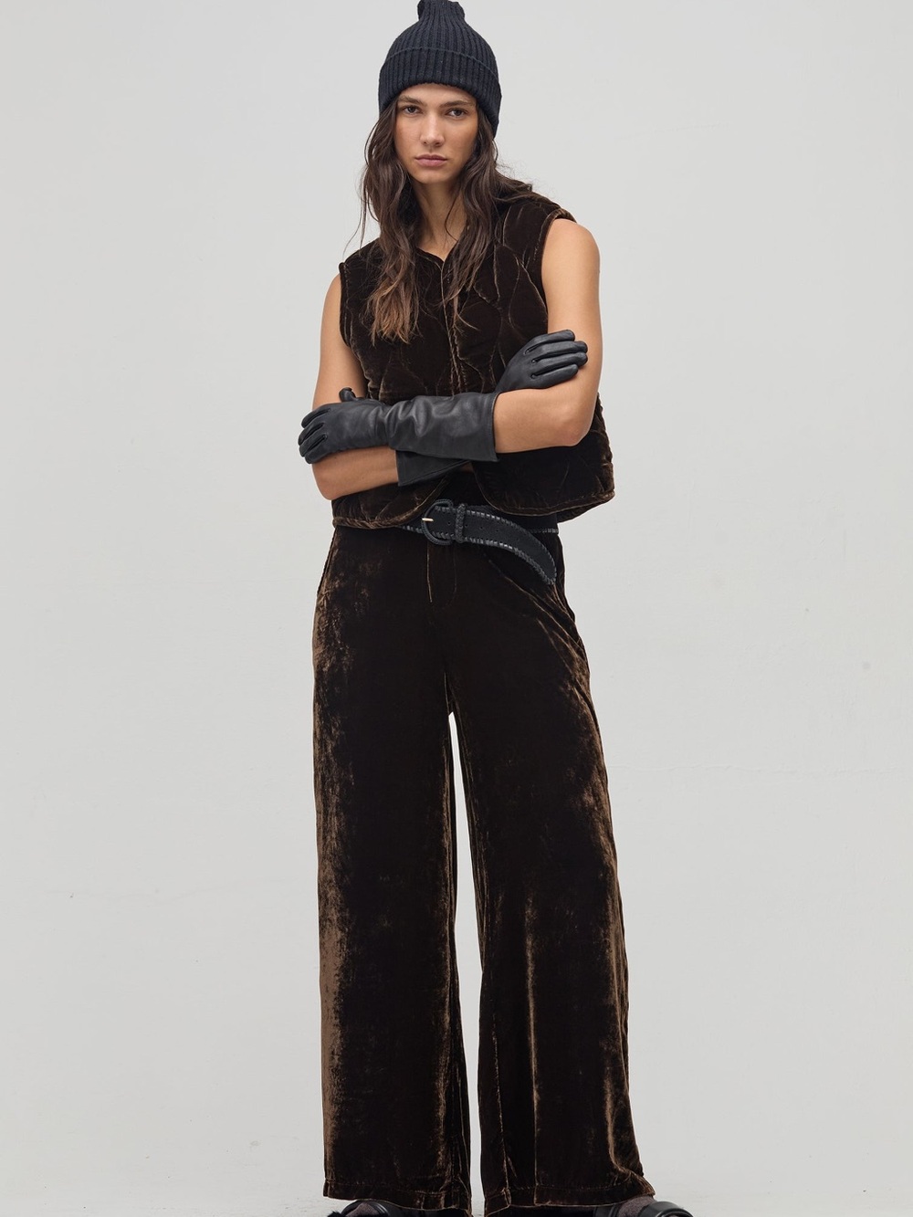 Lanhtropy Wide-Leg Velvet Trousers in Dark Brown